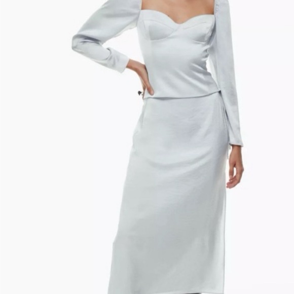 Aritzia Wilfred Top - Picture 2 of 2